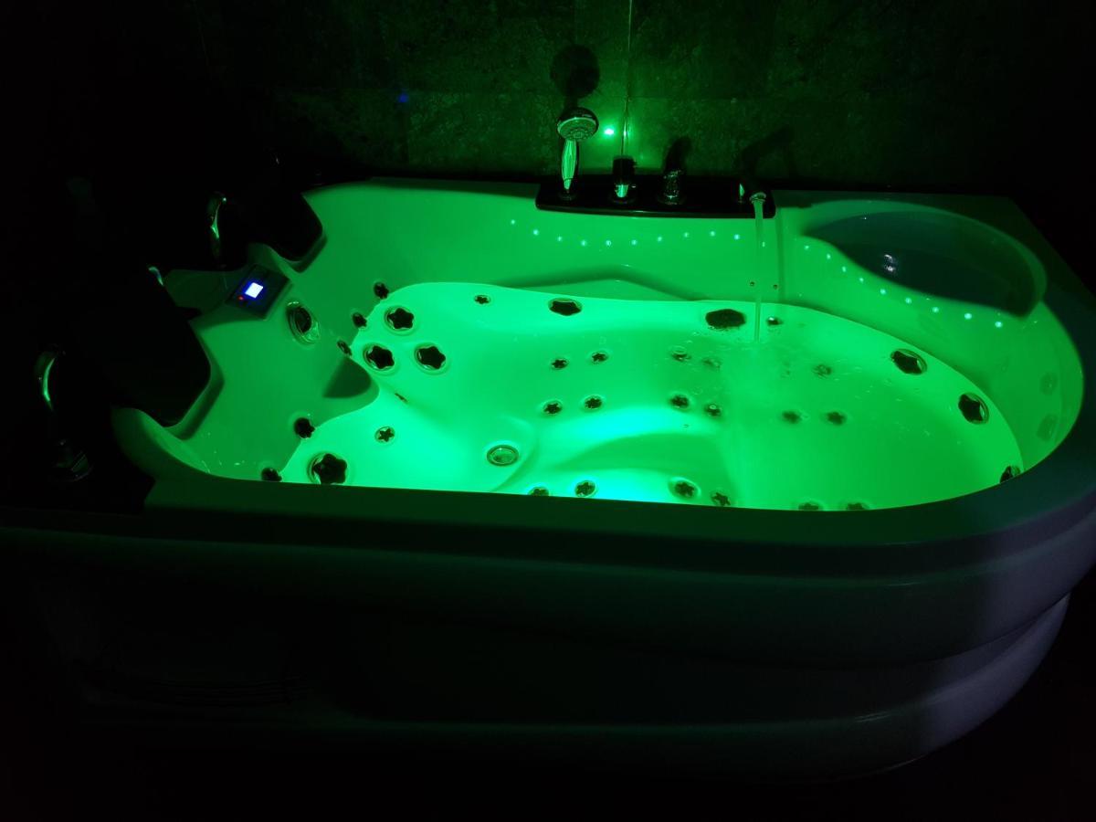 Lights Spa National Arena Mega Mall Monza بوخارست المظهر الخارجي الصورة